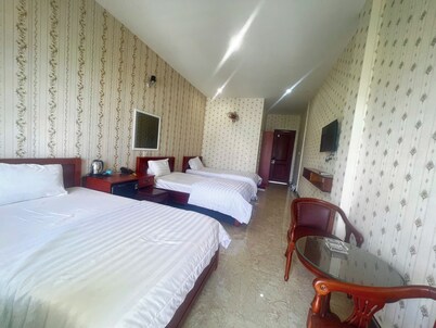 Bao Tran Hotel Pleyku - by BAY LUXURY