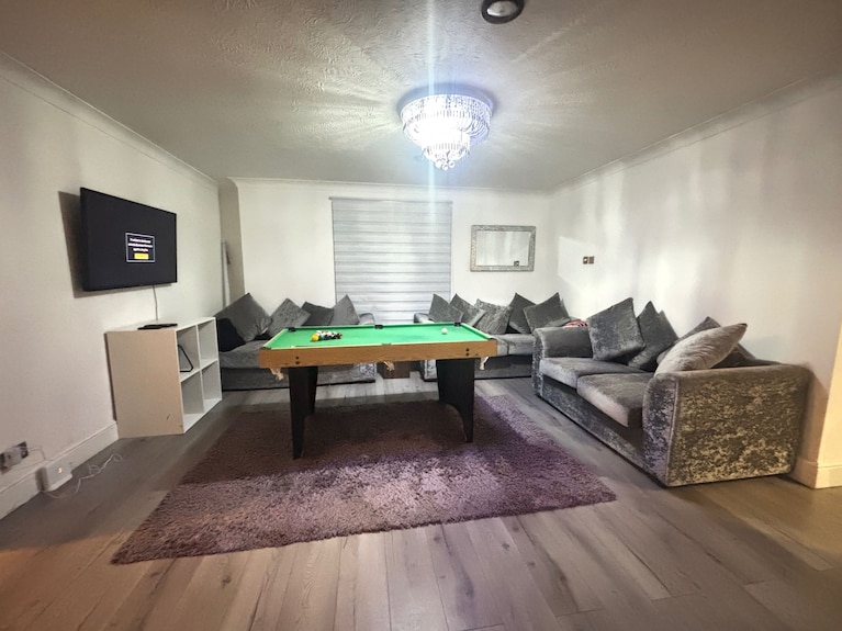 2 Bed-sleeps 5-private Garden-free Parking - High Wycombe