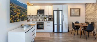 Spacious Sun Valley Condo with Private Creekside Deck