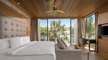 Seprai premium, bantalan ekstra lembut, minibar, dan brankas