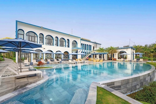 Aqua Vista Hoi An Beachfront Villas