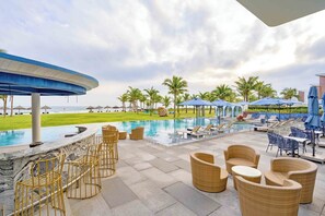 Outdoor pool - Aqua Vista Hoi An Beachfront Villas (Da Nang)