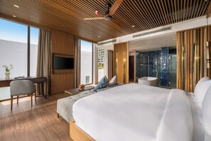 Premium bedding, pillow-top beds, minibar, in-room safe - Aqua Vista Hoi An Beachfront Villas (Da Nang)