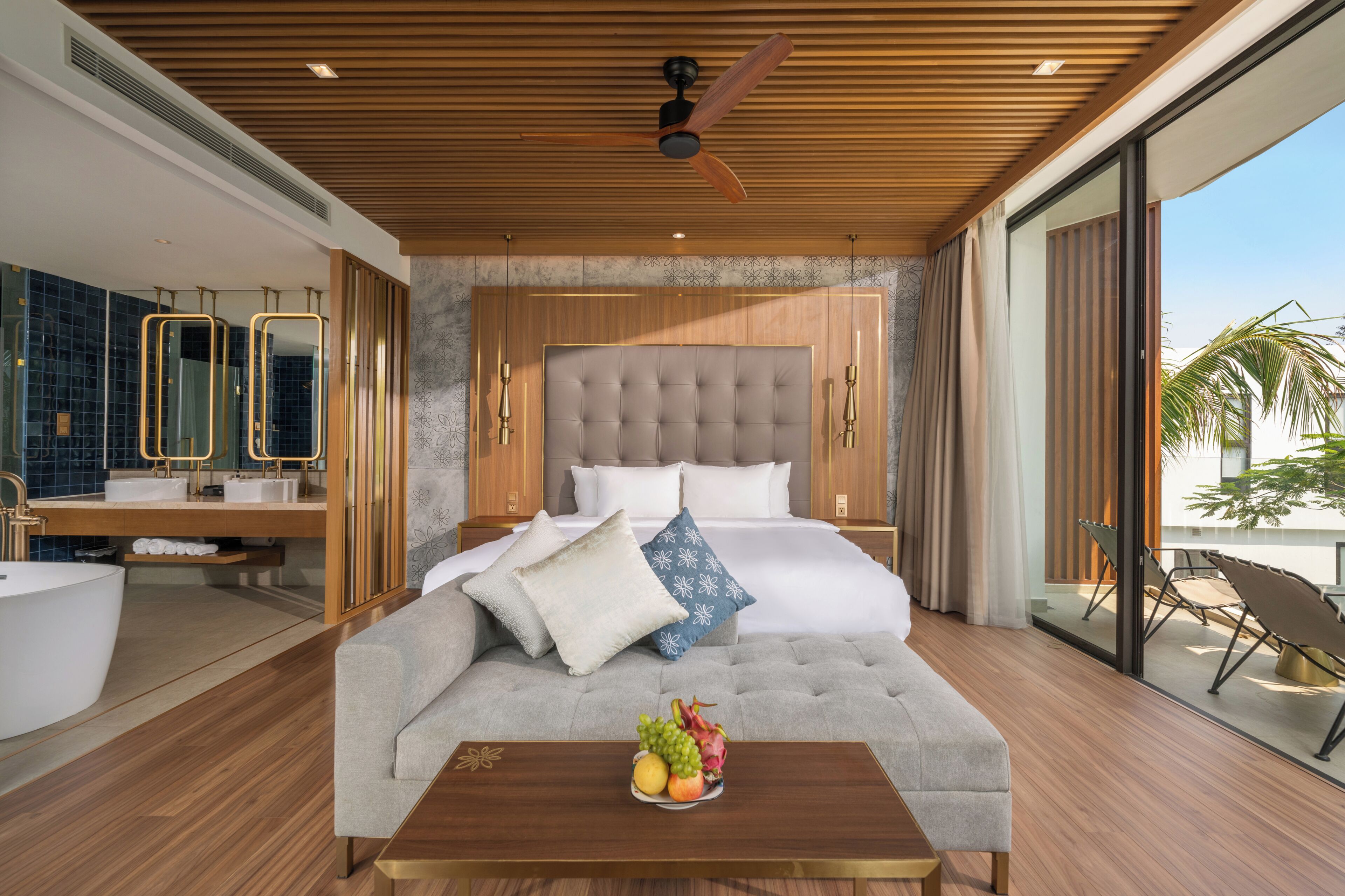 Royal-Villa | Hochwertige Bettwaren, Pillowtop-Betten, Minibar, Zimmersafe