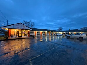 Parkering (CAD 15 per vistelse)