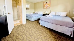 Double Room, 2 Queen Beds, Microwave, Ground Floor | WiFi (free) - Confessions INN The Rain (Niagara Falls)