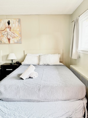 Habitació doble, 2 llits de matrimoni, microones, planta baixa | Wifi gratuïta