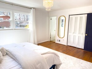 3 bedrooms, desk, iron/ironing board, free WiFi