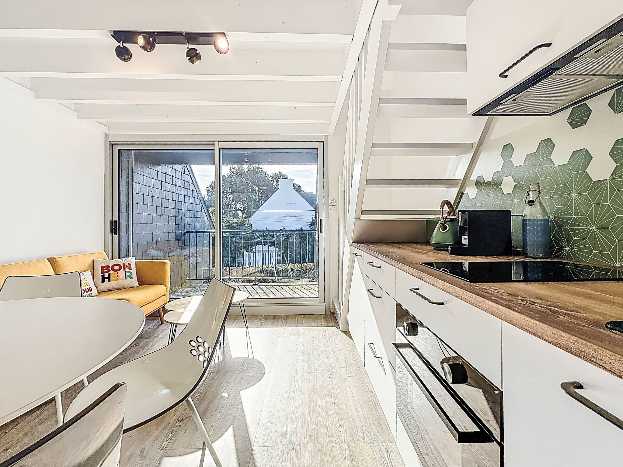 Fridge, microwave, oven, cookware/dishes/utensils