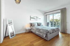 2 slaapkamers, een strijkplank/strijkijzer, gratis wifi, beddengoed