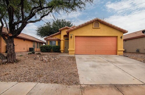 Charming 2-bedroom house in lovely Sierra Vista with WiFi, AC
