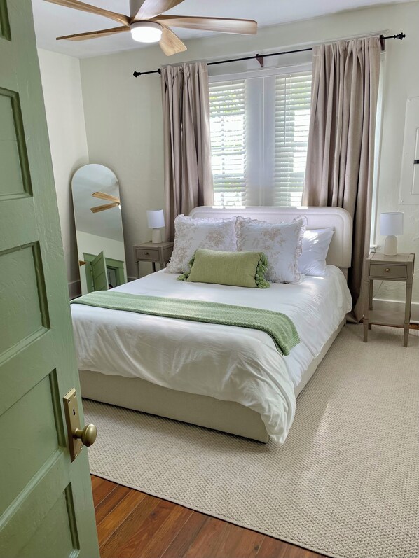 1 chambre, bureau, fer et planche à repasser, accès au Wi-Fi (inclus)