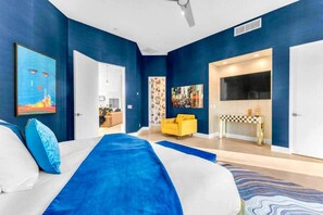 6 bedrooms, in-room safe, iron/ironing board, free WiFi