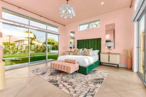 6 slaapkamers, een kluis op de kamer, een strijkplank/strijkijzer