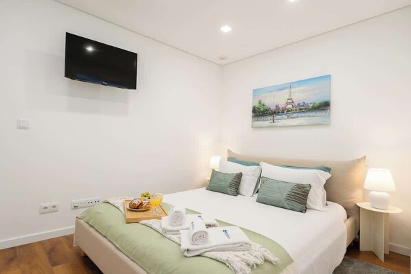 1 bedroom, iron/ironing board, free WiFi, bed sheets - Cozy Studio near the Beach by HostWise (Matosinhos)