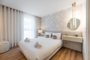 2 多间卧室、熨斗/熨衣板、上网接入、床单