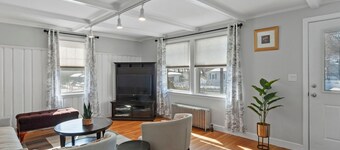 Charming 3-bedroom house in Methuen; minutes to Boston & NH region