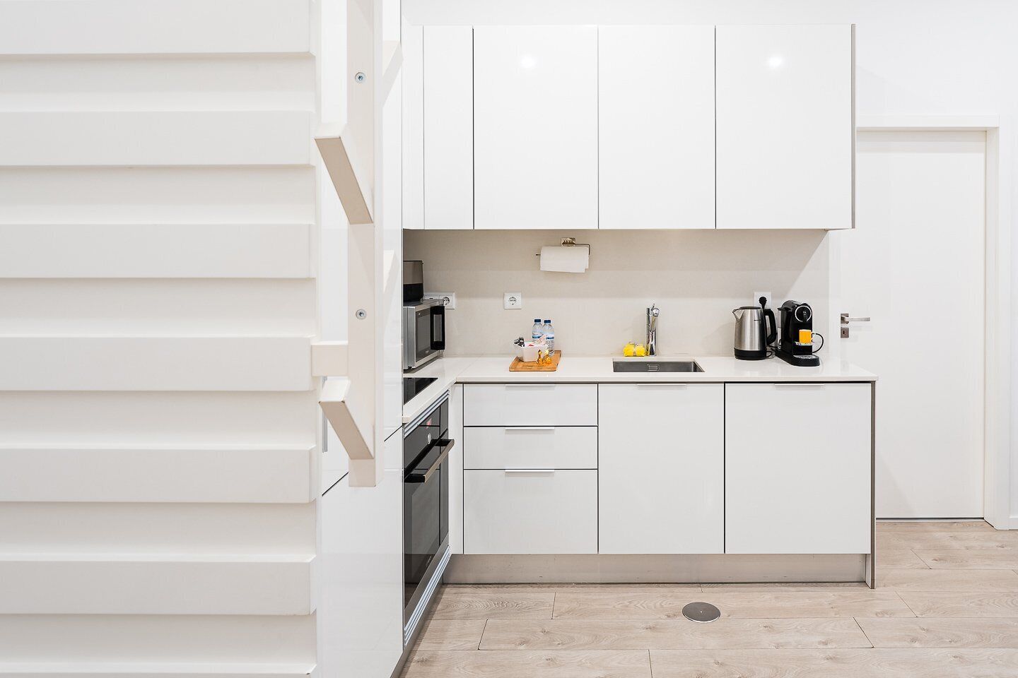 Kühlschrank, Mikrowelle, Ofen, Geschirrspüler