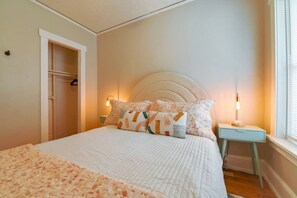 2 dormitorios, escritorio, wifi gratis y ropa de cama