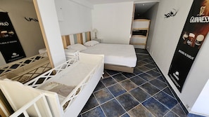 5 chambres, accès au Wi-Fi (inclus)