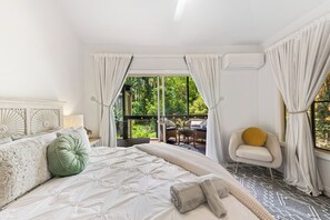 3 bedrooms, desk, iron/ironing board, travel crib