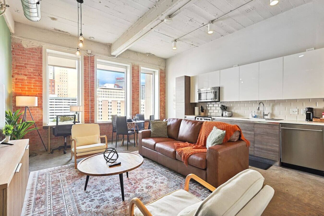 Télévision, chaîne hi-fi