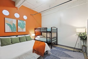 1 bedroom, desk, iron/ironing board, WiFi