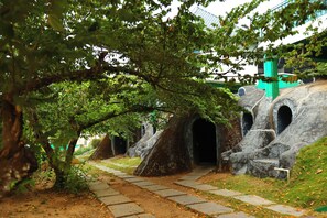 디자인 스위트, 언덕 전망 | 1 개의 침실, 객실 내 금고, 책상, 노트북 작업 공간