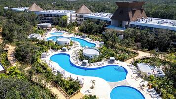 4 piscinas al aire libre, sombrillas, tumbonas