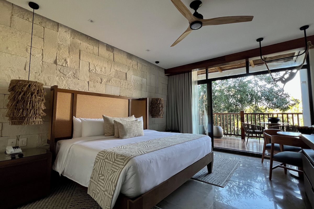 Deluxe Room, Balcony, Garden View | Premium bedding, down duvets, in-room safe, desk
