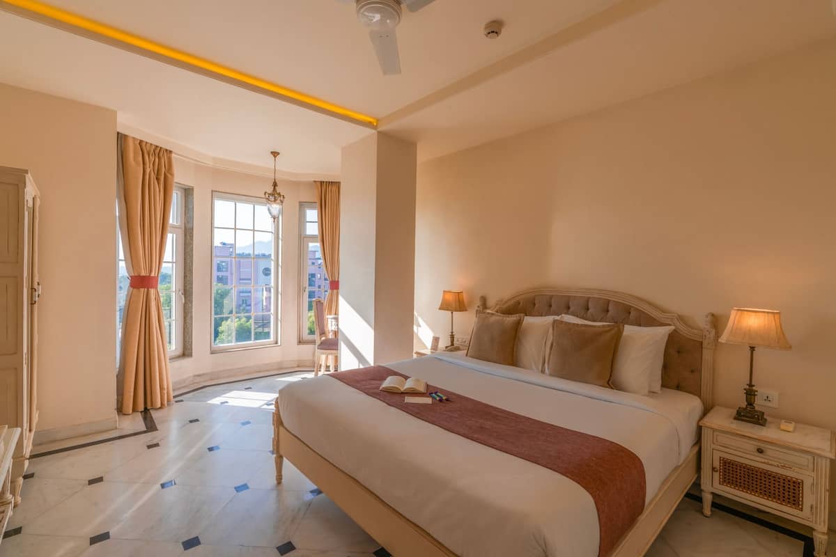 Premium Double Room | Iron/ironing board, free WiFi