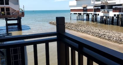 Deluxe Lower Water Chalet Private Unit