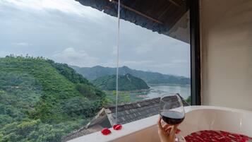 Deluxe Double Room, Bathtub | Bathroom | Designer toiletries, hair dryer, slippers, bidet