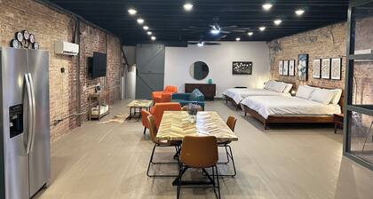 Livie’s Loft
Trendy loft on Main Street