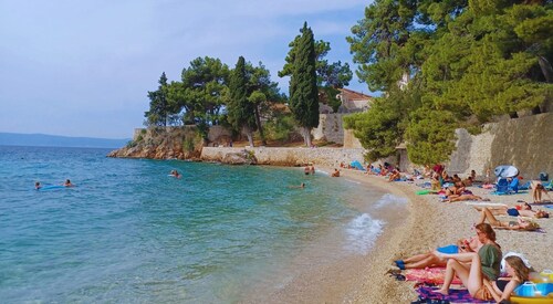 Stone house in the very center with pool table, two balconies and the sea view