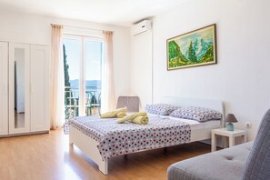 3 Schlafzimmer, Zimmersafe, Bügeleisen/Bügelbrett, Reisekinderbett