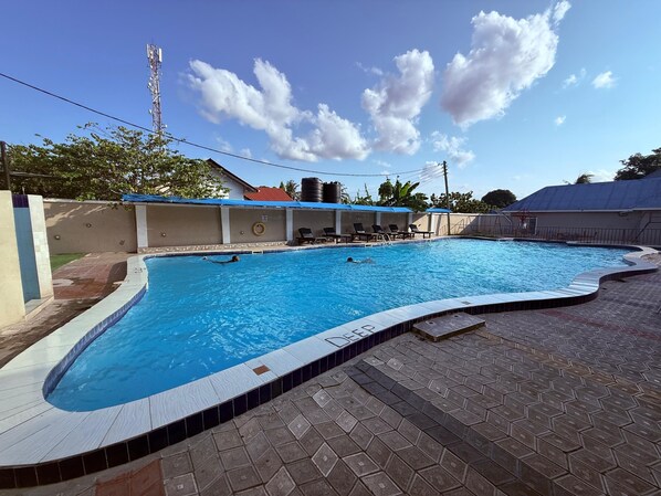 Udendørs pool