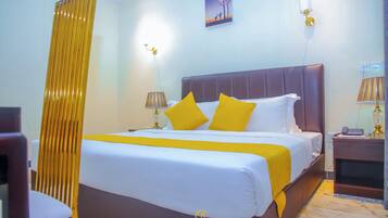 Executive-Suite, 1 Schlafzimmer | Zimmersafe, Schreibtisch, laptopgeeigneter Arbeitsplatz