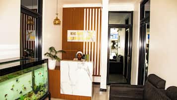 Body treatments, hydrotherapy, aromatherapy, hot stone massages