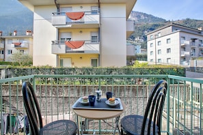Outdoor dining - Ardaro 1 (Riva del Garda)