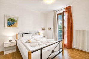 Family Apartment, 1 Bedroom, Balcony (Ardaro 1 - Riva del Garda Apartment) | 1 bilik tidur, Wi-fi 