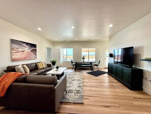TV, stereo, offices - Kanab Oasis: Pool, Hot Tub & Game Room Near Zion (Kanab)