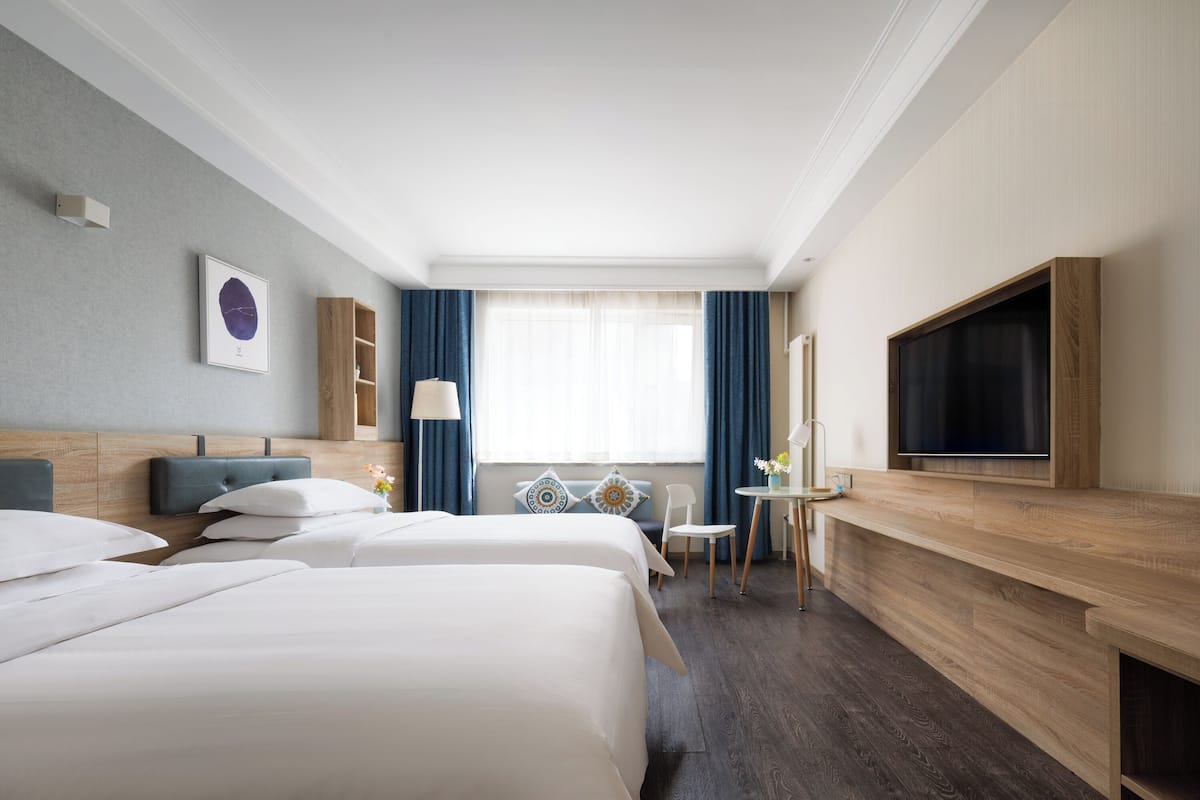 Family Triple Room | Blackout curtains, free WiFi