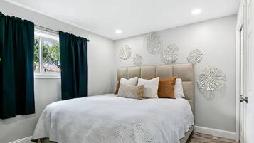 2 bedrooms, WiFi, bed sheets