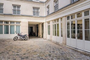 Exterior detail - Opera - Premium flat with lift Gare de l'Est for 4 (Paris)