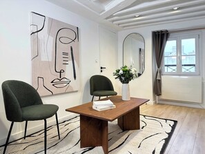 Interior - Opera - Premium flat with lift Gare de l'Est for 4 (Paris)