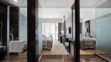 1 habitación y artículos del minibar gratis