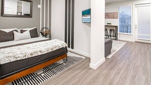 1 bedroom, desk, iron/ironing board, travel crib - The Library - Comfy Studio Gym & Pet Friendly (Dallas)