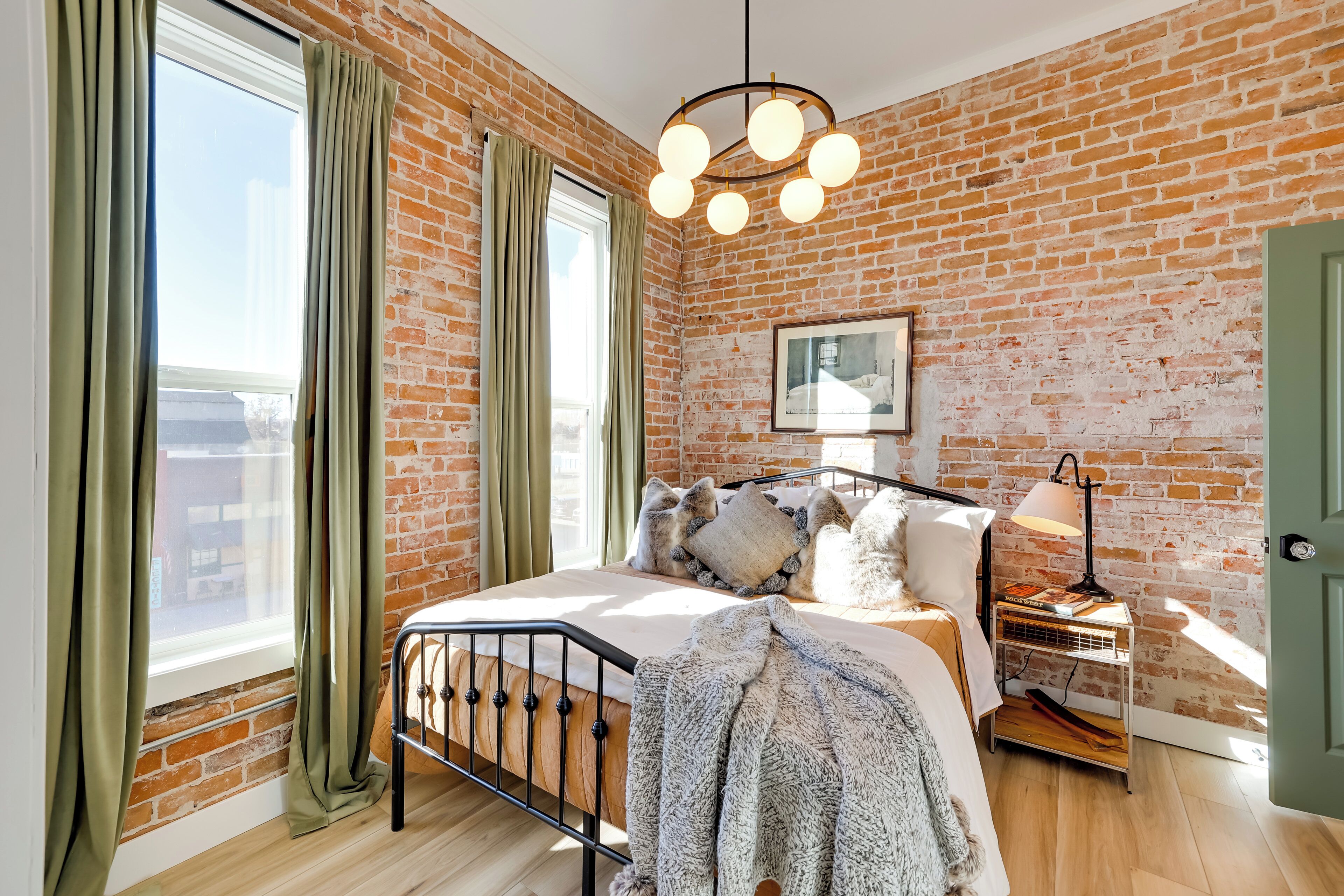1 bedroom, internet, bed sheets