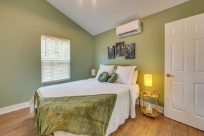 1 chambre, bureau, accès Internet, draps fournis